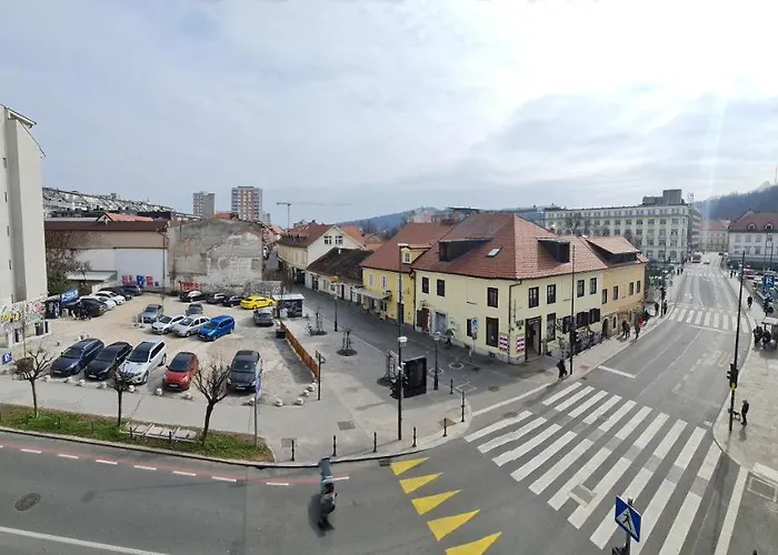 Cosy Resy Place דירה *